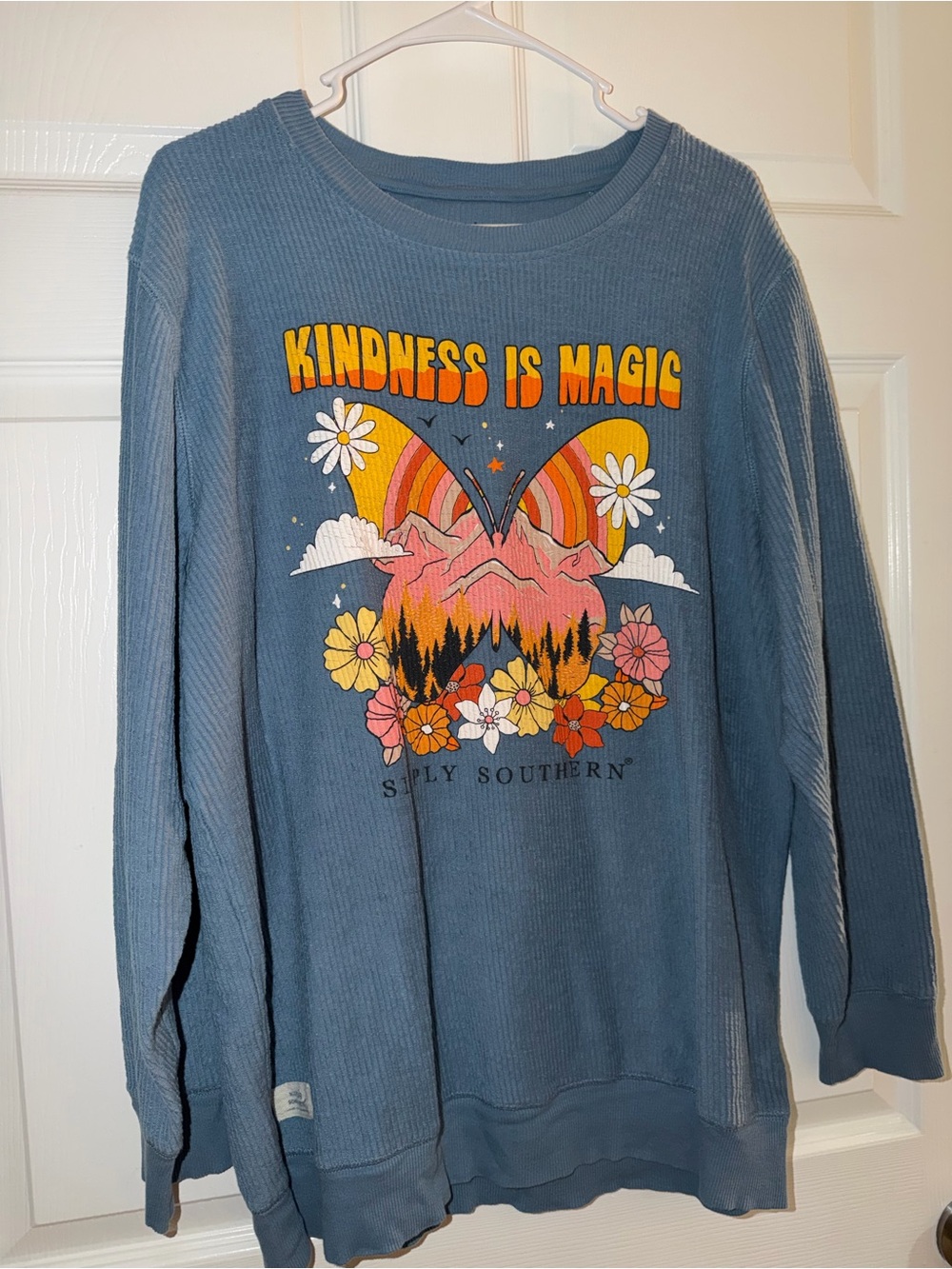 Simply Southern Blue 'Kindness Is Magic' Graphic Crewneck Sweatshirt